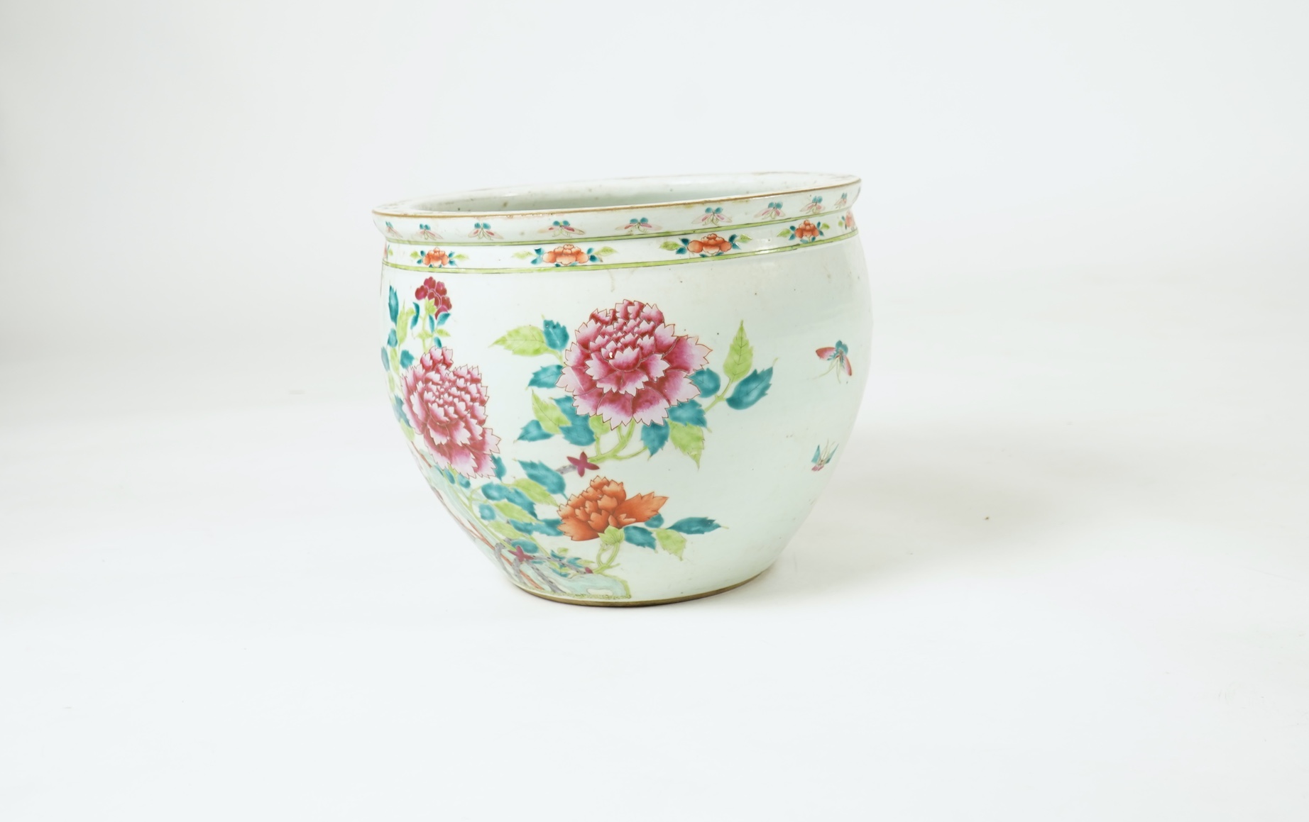 A Chinese famille rose jardinere, 19th century